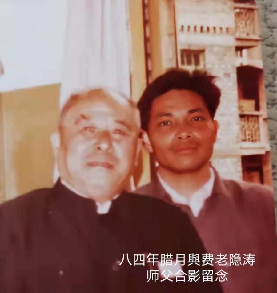 98bb7ede0445e6d09f5b5c162564c49